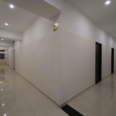 Vg Mahal Hotel Tiruchirappalli Buitenkant foto