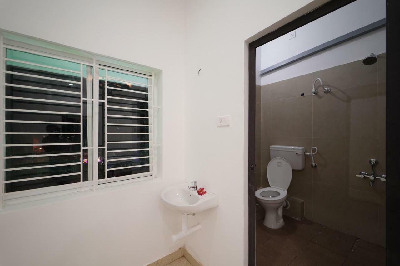 Vg Mahal Hotel Tiruchirappalli Buitenkant foto